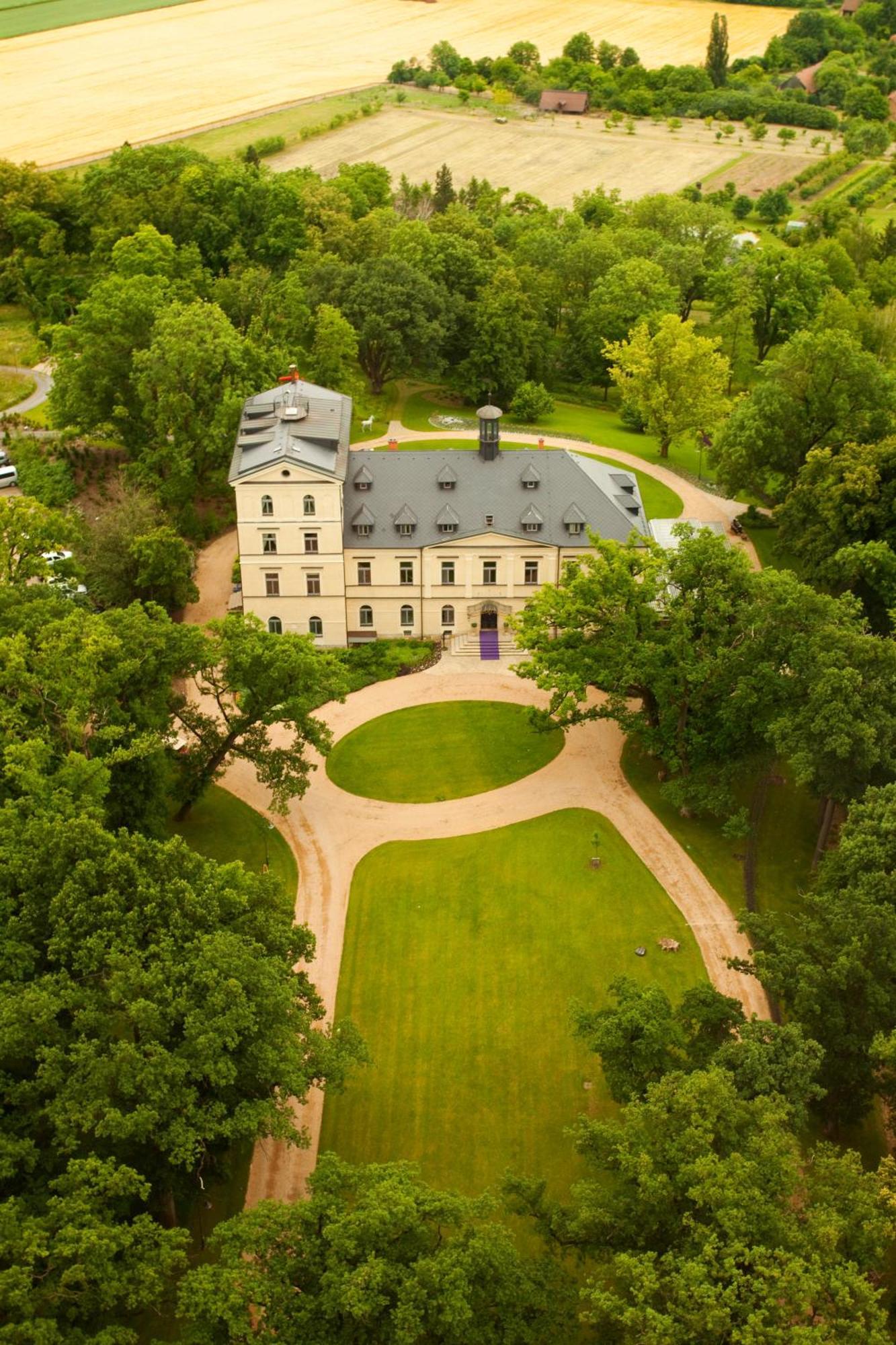 Chateau Mcely Exteriör bild