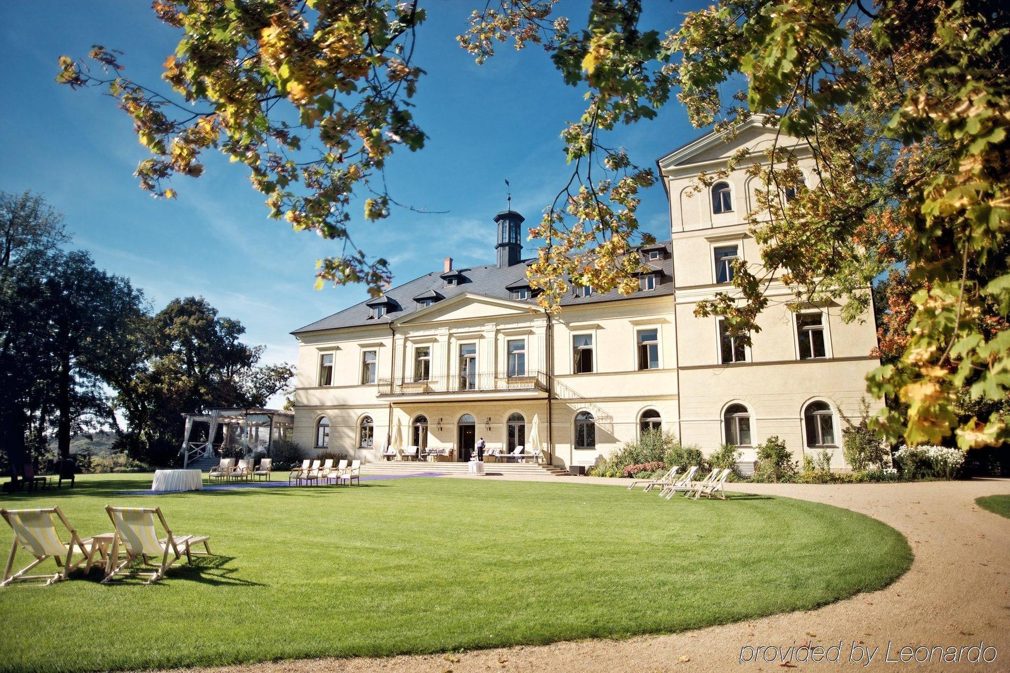 Chateau Mcely Exteriör bild